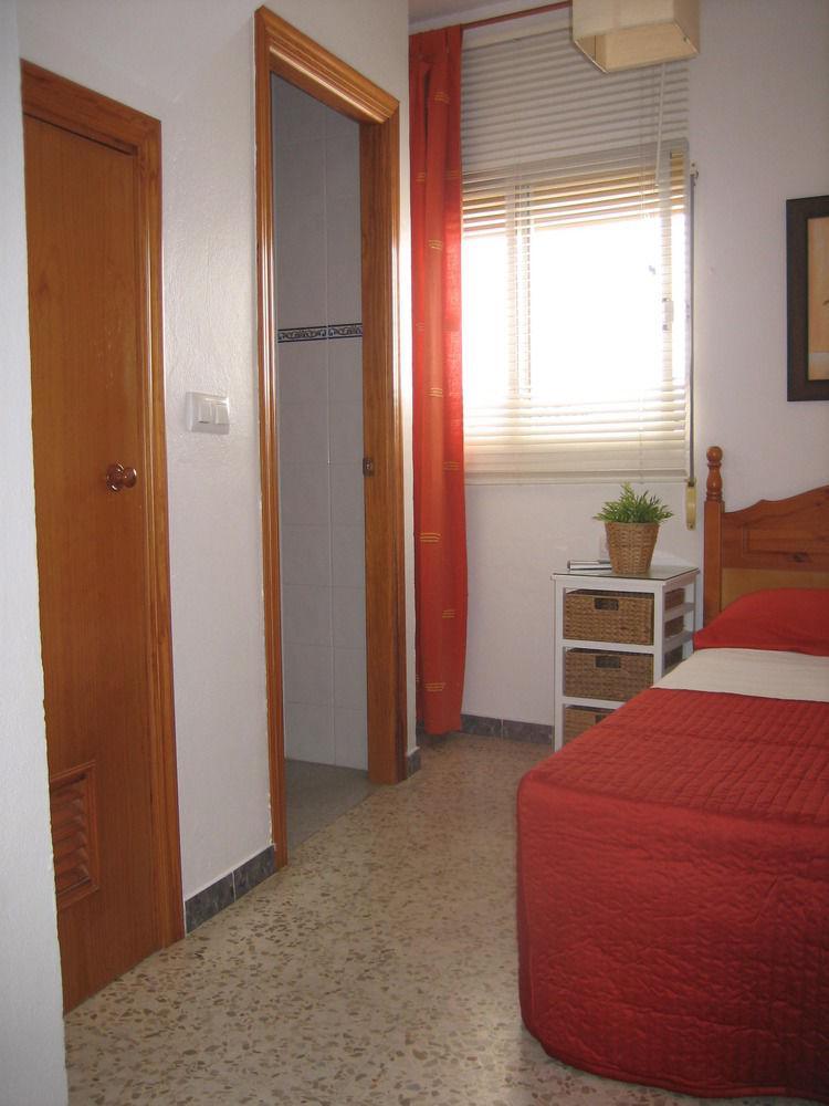 Hostal Tarantelo Conil Conil De La Frontera Zewnętrze zdjęcie